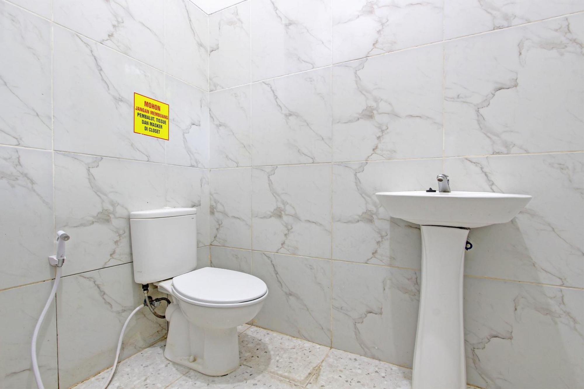 Lanaya Guest House Salatiga Bagian luar foto